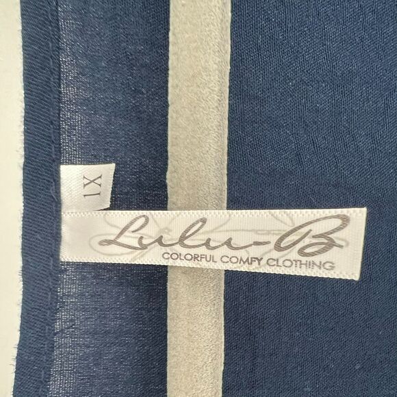 Lulu-B Tunic Tank Top Womens 1X Navy Blue Shark Bite Slit Hem V Neck Sleeveless - Picture 4 of 8